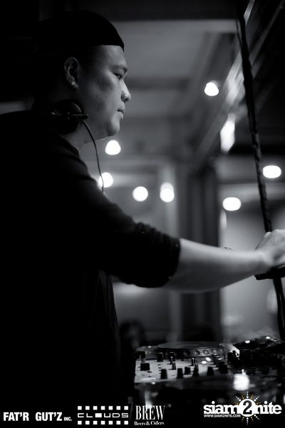 Seenspace Invasion ที่ร้าน Clouds, Fat'R Gut'z และ BREW Beers & Ciders — photo 2