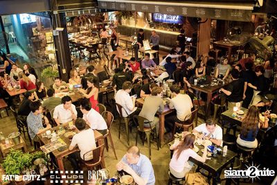 Seenspace Invasion ที่ร้าน Clouds, Fat'R Gut'z และ BREW Beers & Ciders — photo 57