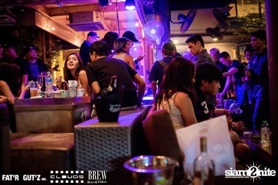 Seenspace Invasion ที่ร้าน Clouds, Fat'R Gut'z และ BREW Beers & Ciders — photo 96