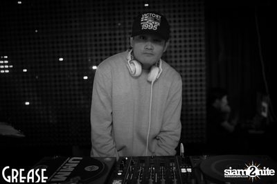 Friday Night with Ziggarice at Grease Bangkok, Sukhumvit 49 — photo 19