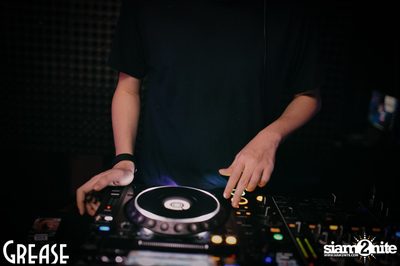 Saturday Night at GREASE Bangkok, Sukhumvit 49 — photo 24