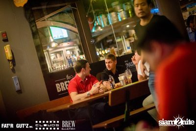Seenspace Invasion ที่ร้าน Clouds, Fat'R Gut'z และ BREW Beers & Ciders — photo 12