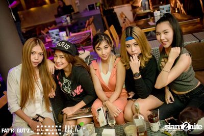 Seenspace Invasion ที่ร้าน Clouds, Fat'R Gut'z และ BREW Beers & Ciders — photo 35