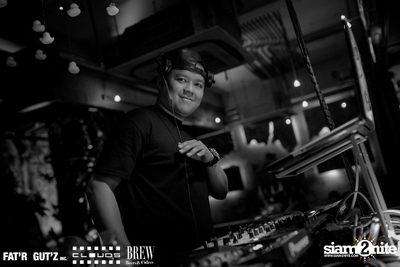 Seenspace Invasion ที่ร้าน Clouds, Fat'R Gut'z และ BREW Beers & Ciders — photo 38