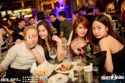 Seenspace Invasion ที่ร้าน Clouds, Fat'R Gut'z และ BREW Beers & Ciders — photo 44