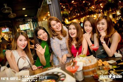 Seenspace Invasion ที่ร้าน Clouds, Fat'R Gut'z และ BREW Beers & Ciders — photo 51