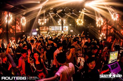 ปาร์ตี้คืนวันศุกร์ ที่ร้าน รูท ซิกตี้ซิกคลับ อาร์ซีเอ — photo 27