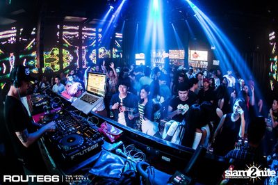 ปาร์ตี้คืนวันศุกร์ ที่ร้าน รูท ซิกตี้ซิกคลับ อาร์ซีเอ — photo 36