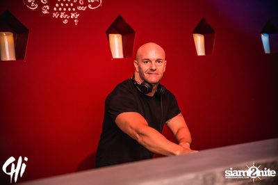 Friday Night at CHi - upscale dining and entertainment — photo 8