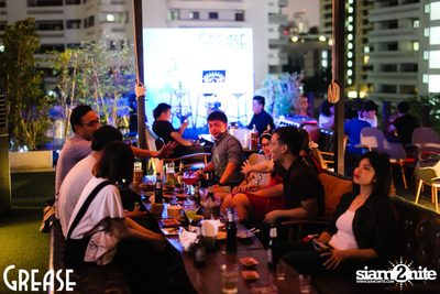 Friday Night at Grease Bangkok, Sukhumvit Soi 49 — photo 10