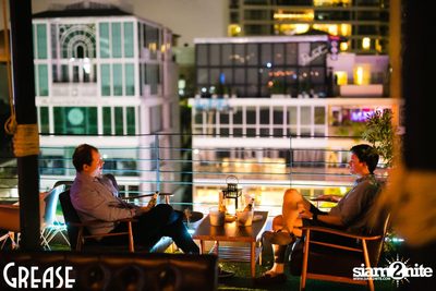 Friday Night at Grease Bangkok, Sukhumvit Soi 49 — photo 11