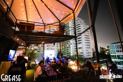 Friday Night at Grease Bangkok, Sukhumvit Soi 49 — photo 13