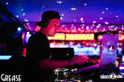 Friday Night at Grease Bangkok, Sukhumvit Soi 49 — photo 27