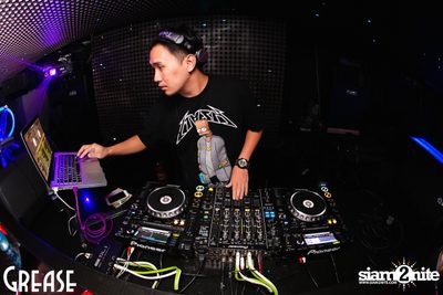 Friday Night at Grease Bangkok, Sukhumvit Soi 49 — photo 37