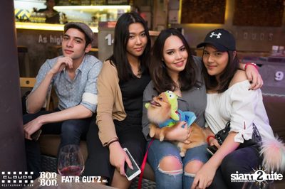 คืนวันเสาร์ ที่ คลาวส์, บอน บอน และ แฟตอาร์ กัตซ์ ใน Seenspace — photo 4