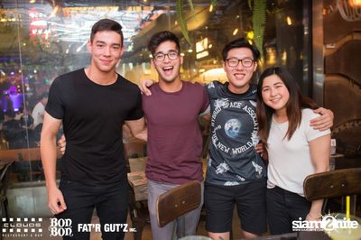 คืนวันเสาร์ ที่ คลาวส์, บอน บอน และ แฟตอาร์ กัตซ์ ใน Seenspace — photo 6