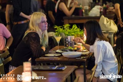 คืนวันเสาร์ ที่ คลาวส์, บอน บอน และ แฟตอาร์ กัตซ์ ใน Seenspace — photo 14