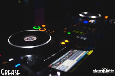 Saturday Night at GREASE Bangkok, Sukhumvit 49 — photo 21