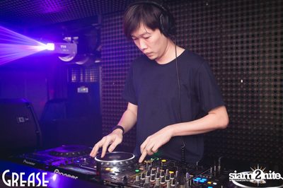 Saturday Night at GREASE Bangkok, Sukhumvit 49 — photo 60