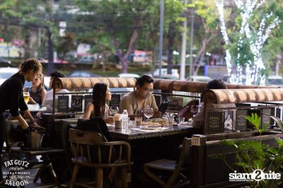 คืนวันอาทิตย์ ที่ แฟท กัตส์ ซาลูน, เซ็นทรัล อีสท์วิล — photo 5