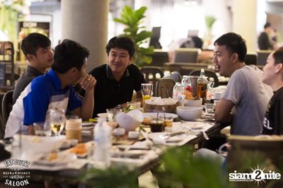 คืนวันอาทิตย์ ที่ แฟท กัตส์ ซาลูน, เซ็นทรัล อีสท์วิล — photo 127