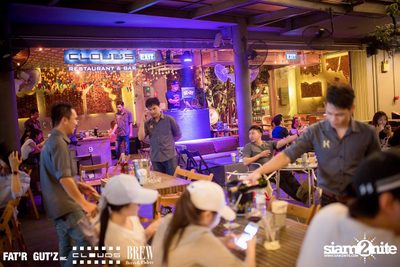 Seenspace Invasion ที่ร้าน Clouds, Fat'R Gut'z และ BREW Beers & Ciders — photo 3