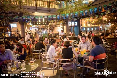 Seenspace Invasion ที่ร้าน Clouds, Fat'R Gut'z และ BREW Beers & Ciders — photo 4
