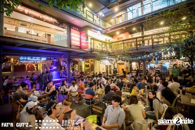 Seenspace Invasion ที่ร้าน Clouds, Fat'R Gut'z และ BREW Beers & Ciders — photo 32
