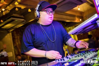 Seenspace Invasion ที่ร้าน Clouds, Fat'R Gut'z และ BREW Beers & Ciders — photo 51
