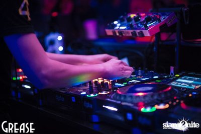 Wednesday Night at Grease Bangkok, Sukhumvit Soi 49 — photo 32