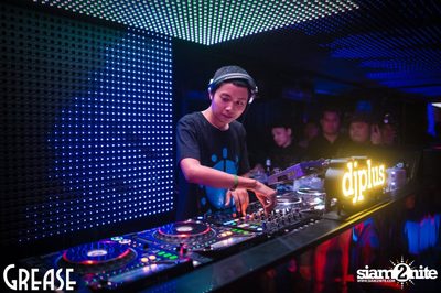Wednesday Night at Grease Bangkok, Sukhumvit Soi 49 — photo 43