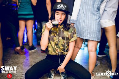 Throwback Thursday ที่ร้าน สเวย์, ทองหล่อ อารีน่า 10 — photo 133