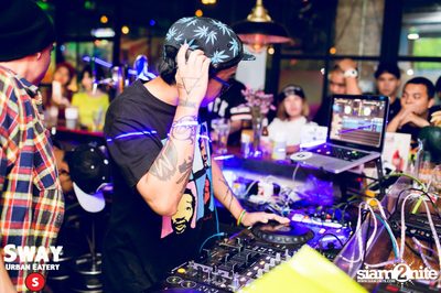 Throwback Thursday ที่ร้าน สเวย์, ทองหล่อ อารีน่า 10 — photo 175