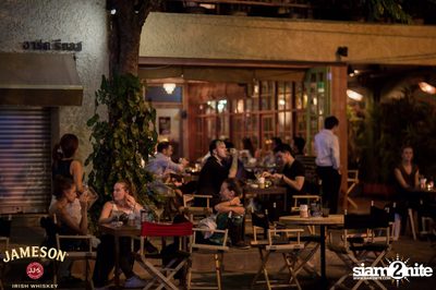 St. Patrick's Day at Le Café des Stagiaires - Bangkok — photo 9