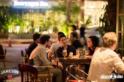 St. Patrick's Day at Le Café des Stagiaires - Bangkok — photo 33