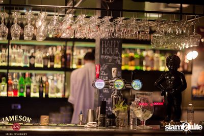 St. Patrick's Day at Le Café des Stagiaires - Bangkok — photo 35