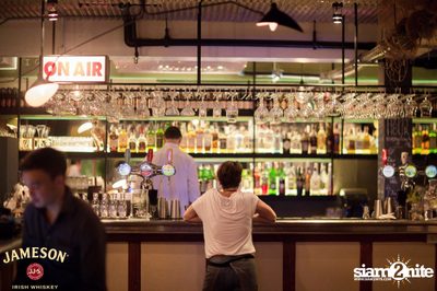 St. Patrick's Day at Le Café des Stagiaires - Bangkok — photo 93