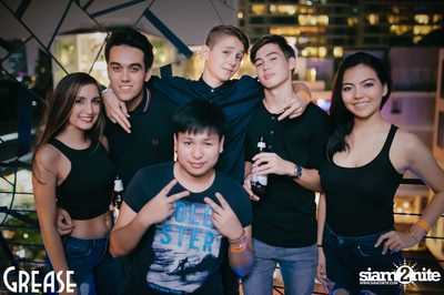Friday Night at Grease Bangkok, Sukhumvit Soi 49 — photo 3
