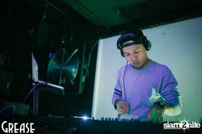 Friday Night at Grease Bangkok, Sukhumvit Soi 49 — photo 111