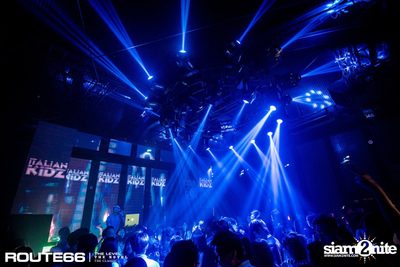 ปาร์ตี้คืนวันเสาร์ ที่ร้าน รูท ซิกตี้ซิก คลับ อาร์ซีเอ — photo 74