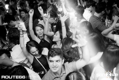 ปาร์ตี้คืนวันเสาร์ ที่ร้าน รูท ซิกตี้ซิก คลับ อาร์ซีเอ — photo 100