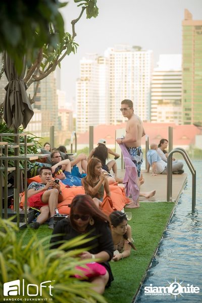 Bright & Bold Splash Pool Party at Aloft Bangkok — photo 4