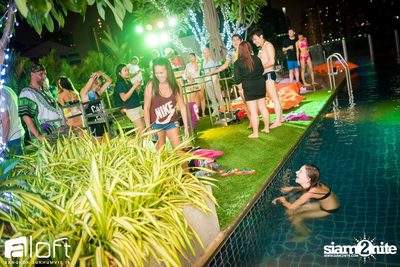 Bright & Bold Splash Pool Party at Aloft Bangkok — photo 124