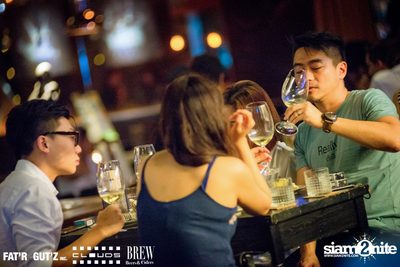 Seenspace Invasion ที่ร้าน Clouds, Fat'R Gut'z และ BREW Beers & Ciders — photo 3