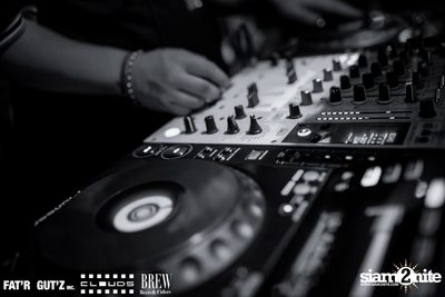 Seenspace Invasion ที่ร้าน Clouds, Fat'R Gut'z และ BREW Beers & Ciders — photo 40