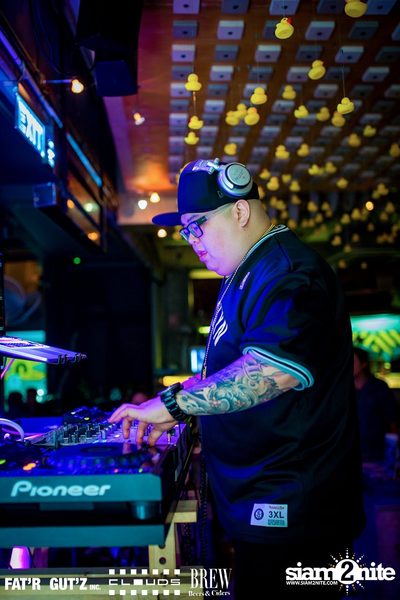 Seenspace Invasion ที่ร้าน Clouds, Fat'R Gut'z และ BREW Beers & Ciders — photo 42