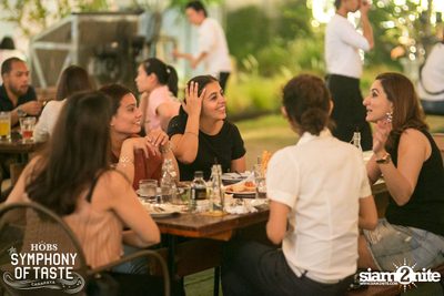 The Begins & Knot Varut ที่ ฮอบส์, คณาพญา — photo 36