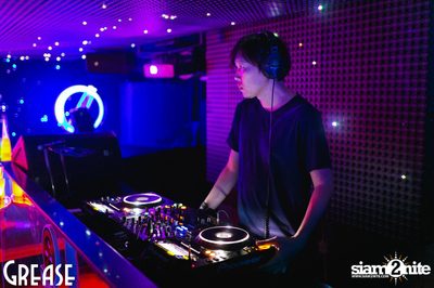 Friday Night at Grease Bangkok, Sukhumvit Soi 49 — photo 8