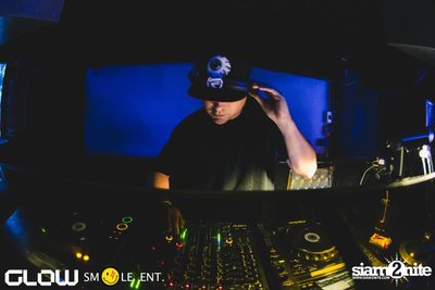 Glow & Smile นำเสนอ Reichelt และ Raycoux Live — photo 3