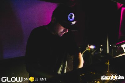 Glow & Smile นำเสนอ Reichelt และ Raycoux Live — photo 4